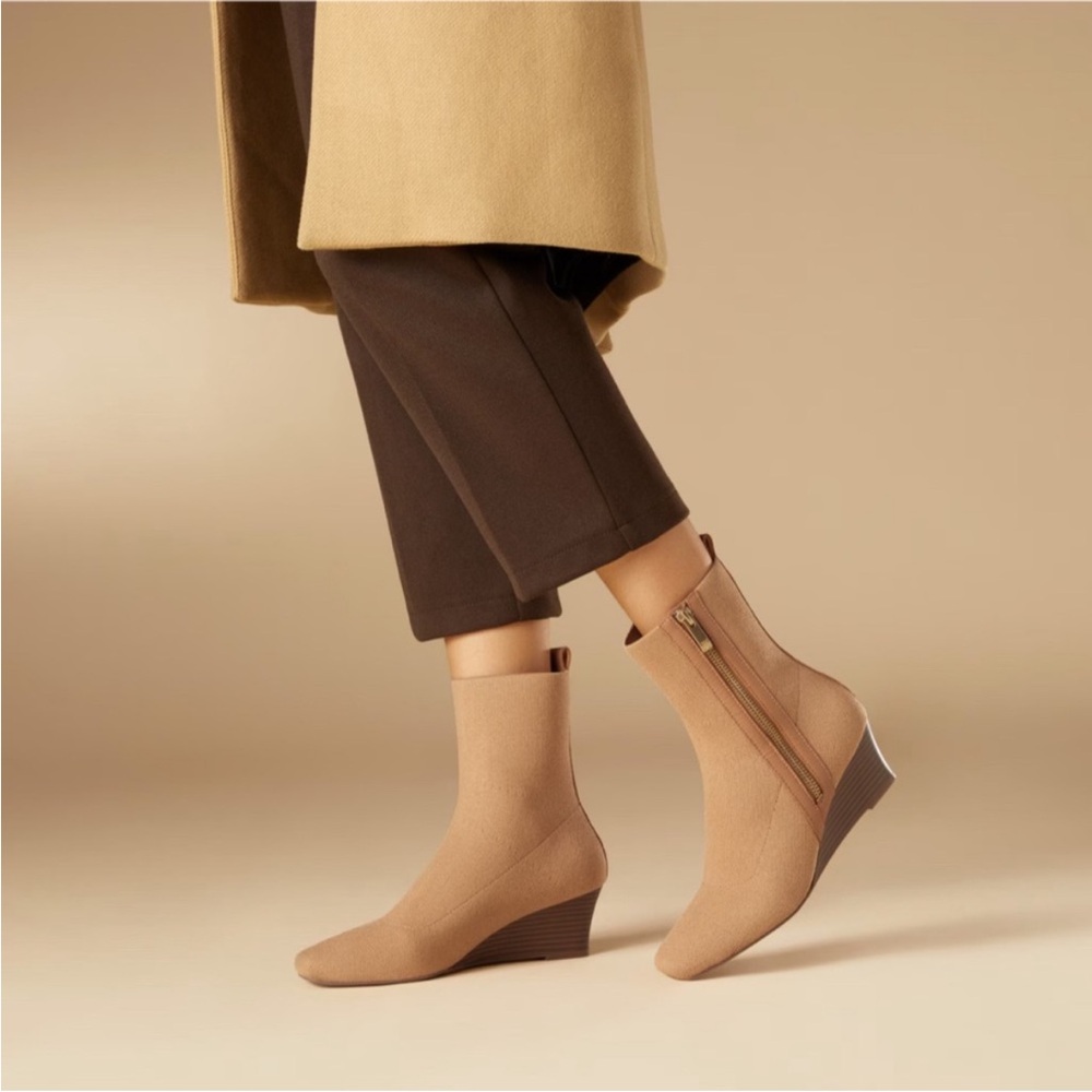 Vivaia Micaela Square Toe Knit Zipper Wedge Ankle Boot in Nutmeg Brown 39/8